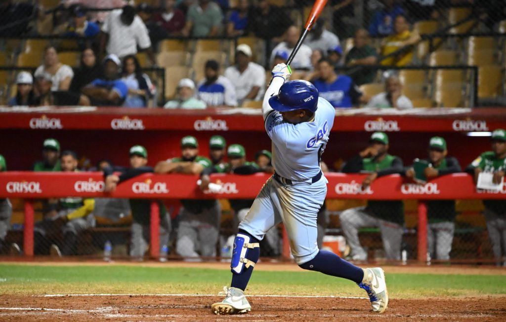 Leyba, Adames y Rojas Jr. definen triunfo del Licey