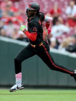 De La Cruz 2 hits en MLB, Feliz, Cuevas y Anderson Hrs en menores