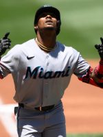 Esteury Ruiz pega tercer vuelacercas en MLB