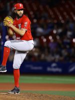 Adonis Medina logra octava victoria en México
