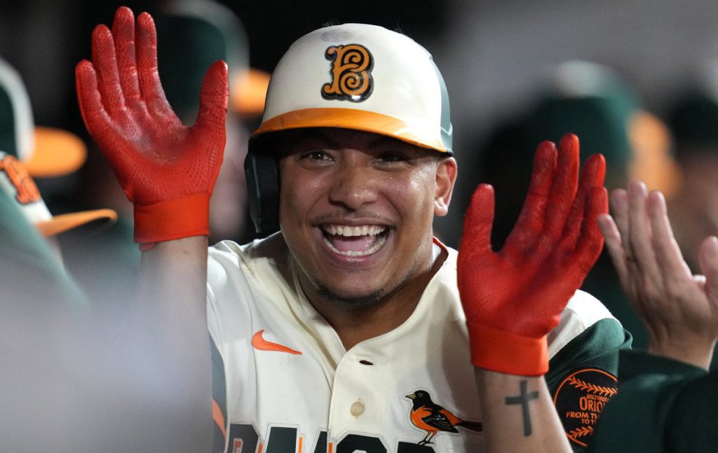 Basallo y De La Cruz llegan a 15 jonrones en MLB Basallo y De La Cruz llegan a 15 jonrones en MLB