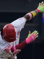 Elly De La Cruz batea jonrón 19 en las Grandes Ligas