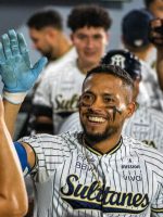 Núñez conecta de 7-5 con jonrón y dos dobles en playoffs de México