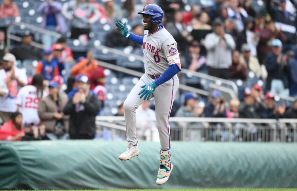 Ronny Mauricio batea jonrones a ambos lados del plato en MLB Ronny Mauricio batea jonrones a ambos lados del plato en MLB