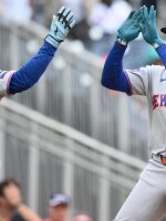 Mauricio conecta cuadrangular en final serie regular de MLB