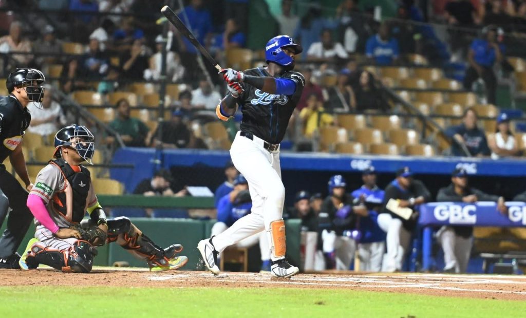 Florial y Alcántara jonronean; Licey vence a Toros en el Quisqueya Florial y Alcántara jonronean; Licey vence a Toros en el Quisqueya