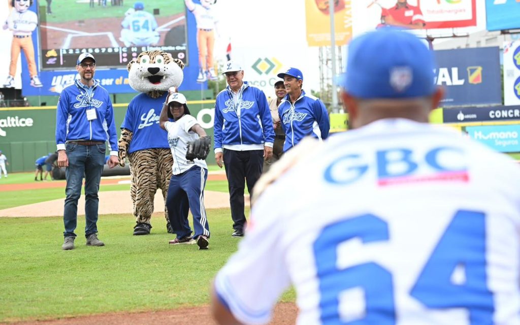 Velocista Liranyi Alonso realiza lanzamiento de honor Velocista Liranyi Alonso realiza lanzamiento de honor