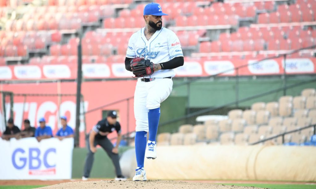 Licey cede ante Gigantes en Estadio Quisqueya Licey cede ante Gigantes en Estadio Quisqueya